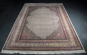 Kashmir Saraben 243 x 335 cm.