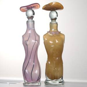 KARAFFER, man kvinna, konstglas, 2st