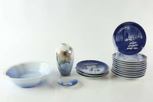VAS, fat, jultallrikar, Royal Copenhagen samt SKÅL, Julros, Bing Gröndal