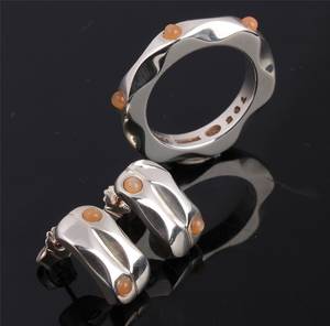 Mirror ring samt ørestikker i sølv og 14 kt. Georg Jensen.