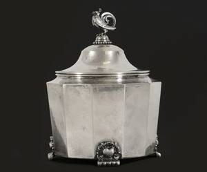 Burk med lock, silver, Oscar Sjögren, Göteborg, 1924