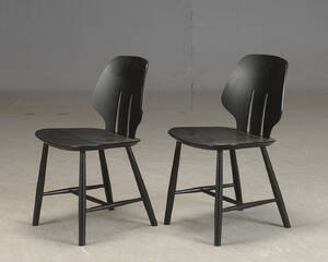 Ejvind A. Johansson. Et par stole, model J67 2