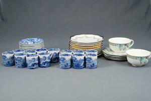 TEKOPPAR MED FAT, SAMT TVÅ ASSIETTER. PASADENA, VILLEROY BOCH, OCH KAFFEKOPPAR MED FAT, 14 DELAR ENGLAND, SAMT ASSIETTER 10 ST, MADELEINE, ROSENTHAL I PARTI