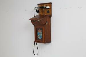 VÄGGTELEFON, Kungliga telegrafverkets verkstad, Stockholm. 18001900-tal