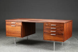 Skrivebord af palisander, 1960erne