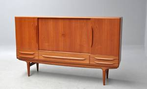 Johannes Andersen for Uldum Møbler. Skænk i teak