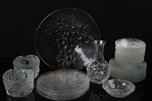 PARTI med servisdelar, 8 st, Grape, Ann Wärff, Boda, servisdelar, 21 st, Solaris, Tapio Wirkkala, Iittala