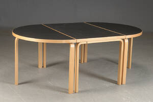 Alvar Aalto. Tre-delt bord af ahorn med plade af sort linoleum 5