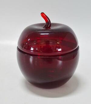 Bonbonjär, 195060-tal Äpple rött glas