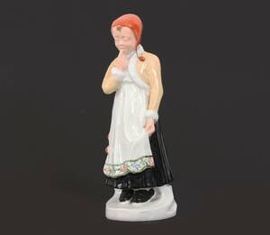 Figurin, Hilma Persson-Hjelm för Rörstrand, 1900-talets början