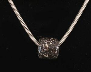Halsband i silver