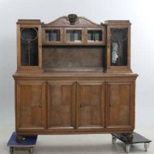 BUFFÈ SIDEBOARD. Ek, fyra fem dörrar.