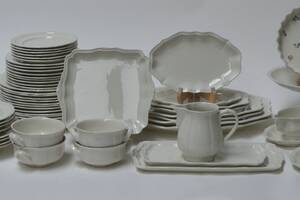 Villeroy Boch. Manoir spisestel af porcelæn. 66