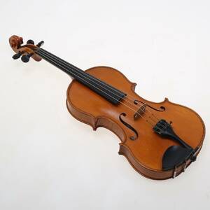 VIOLIN. av Paul Voigt, Markneukirchen 1923, väska medföljer