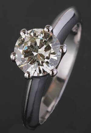 Ring in 18kt with a brilliant cut diamond 1.51ct