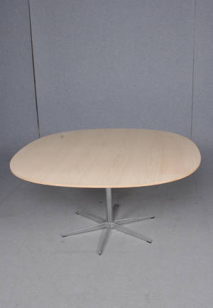 HeinJacobsenMathsson, matbord Supercirkel A804