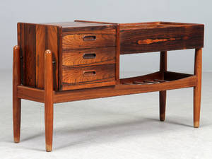 Arne Wahl Iversen. Entremøbel Blomsterkrybbe af palisander, model nr. 36