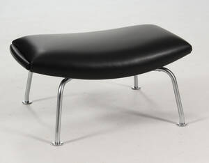 Hans J. Wegner. Skammel til Oxchair
