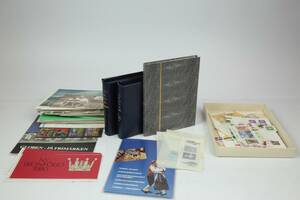 ALBUM, 3 st, samt häften och blad med frimärken, bl.a. postfriska