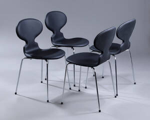 Arne Jacobsen. Et sæt på fire stole, Myren, model 3101, sort anilin læder, Siddehøjde 46,5 cm. 4