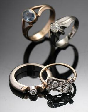 Samling ringe af 1418 kt. guld og hvidguld og diamanter, ialt ca 0.34 ct. 4