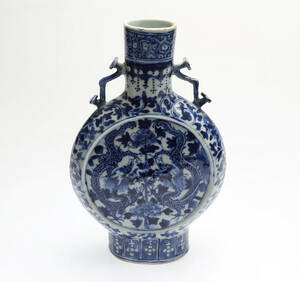 PILGRIMSFLASKA, porslin, Kina, 4 tecken, sannolikt 171800-tal.