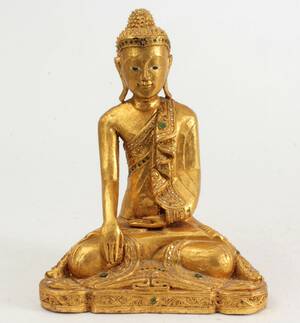 Thailandsk Buddha af guldfarvet træ med flusser, 20årh.
