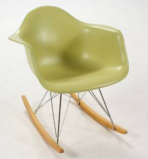 Charles Ray Eames. Gyngestol, model RAR