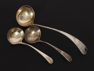 Såsslevar 2st samt soppslev, silver, England, bl.a. 179697