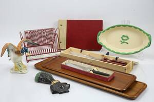 PARTI med bl.a. form, Pyro, Gustavsberg, figurin, Beswick, brickor, 2 st, teak