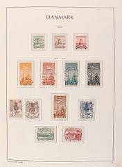 Danmark. 1933-1989. Stemplet samling i Leuchtturm-album med ganske få mangler og næsten alt er med flotte stempler pragtlux. Se fotoudsnit