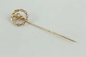 KRAVATTNÅL PINBROSCH, guld, 18 k, ca 2,1 g