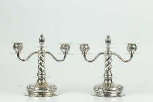 KANDELABRAR, ett par, silver, rokokostil, Ciselör E Lindberg, Stockholm, 1946, ca 1 092 g