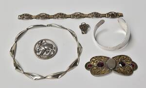 En samling danske smykker af sølv, 1800-1900 tallet. 6