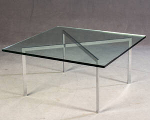 Ludwig Mies van der Rohe, Coffee Table Modell Barcelona von Knoll International. Diese Ware steht erneut zur Auktion unter der Warennummer 5490500