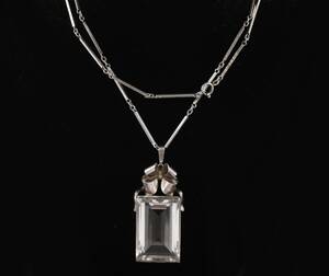 Halsband med hänge, silver, Stigbert, 1945