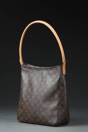 Louis Vuitton. Skuldertaske. Model Looping