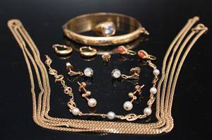 Samling smycken, 18K guld, vikt ca 44 gr 8