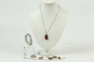 HALSKEDJOR, 2 st, hängen, 4 st, brosch, armband samt ringar, 2 st, silver