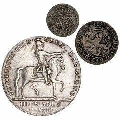 Norge, Frederik IV, 4 mark krone 1723, NM 3, H 3, filespor på rand, 8 skilling 1730, 2 skilling 1706, NM 41, 48, H 17C, 7A, i alt 3 stk.