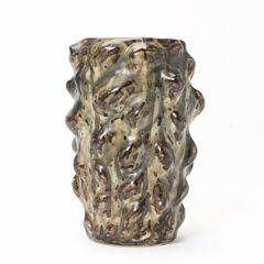 Axel Salto Vase af stentøj modelleret i spirende stil. Dekoreret med sungglasur. Sign. Salto, 20701. Kgl. P. H. 18,8.