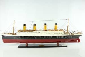 MODELLBÅT, Titanic, Kare design