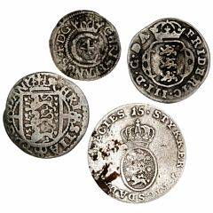 Chrisitan IV, 2 skilling 1618, H 79D, søsling lybsk 1641, H 178A, Frederik III, 2 skilling 1663, H 132B samt Christian VII, 115 speciedaler 1799, H 15