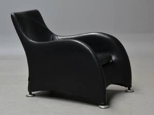 Gerard van den Berg. Loge loungestol fra Montis, sort læder