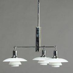 Poul Henningsen PH-Stammekrone. Lysekrone med tre-armet forkromet stel. Udført hos Louis Poulsen. Diam. 60.