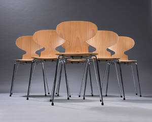 Arne Jacobsen. Sæt på seks stole, Myren, model 3101, sæde H 46 cm. 6