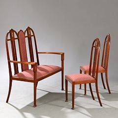 Graham Morton, tilskrevet Arts Craft møblement af mahogni, to-personers sofabænk og to stole. Udført cirka 1900. Sofa L. 116 cm. 3