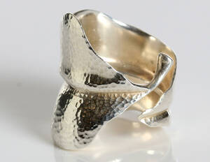OLE LYNGGAARD, RING