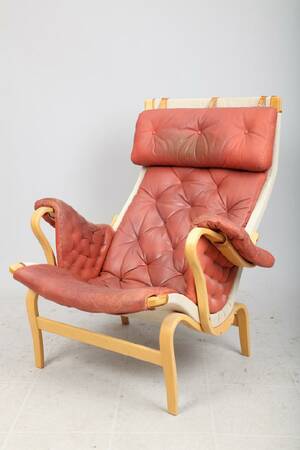 BRUNO MATHSSON 1907-1988, FÅTÖLJ, PERNILLA 69, DUX, RÖD SKINNKLÄDSEL