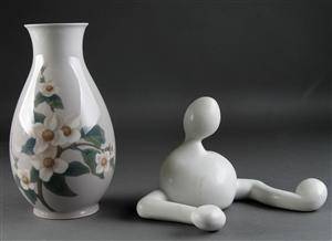 Figur og vase 2
